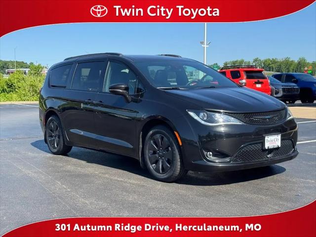 2020 Chrysler Pacifica Hybrid Limited for sale in Herculaneum, MO
