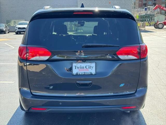 2020 Chrysler Pacifica Hybrid Limited