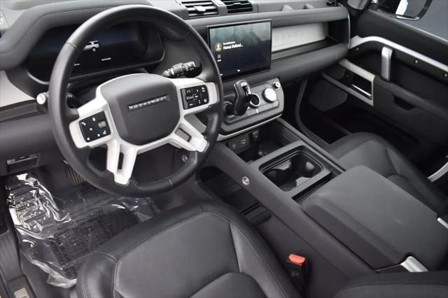 2023 Land Rover Defender 130 X-Dynamic SE