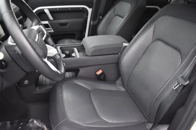 2023 Land Rover Defender 130 X-Dynamic SE