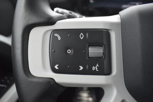 2023 Land Rover Defender 130 X-Dynamic SE