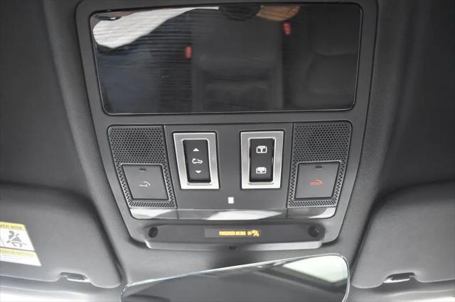 2023 Land Rover Defender 130 X-Dynamic SE