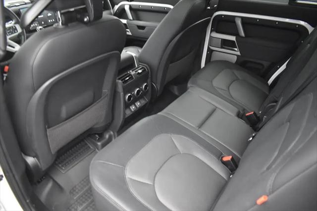 2023 Land Rover Defender 130 X-Dynamic SE