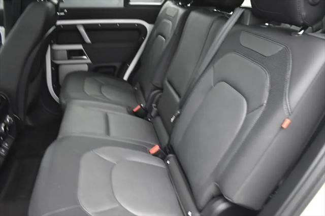 2023 Land Rover Defender 130 X-Dynamic SE