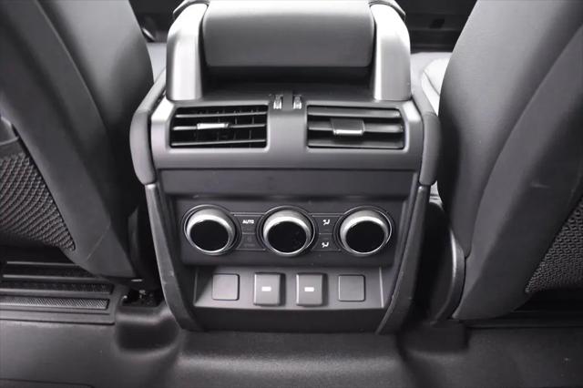 2023 Land Rover Defender 130 X-Dynamic SE