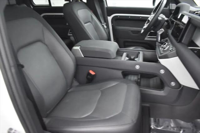 2023 Land Rover Defender 130 X-Dynamic SE
