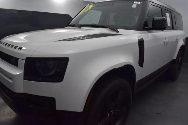 2023 Land Rover Defender 130 X-Dynamic SE