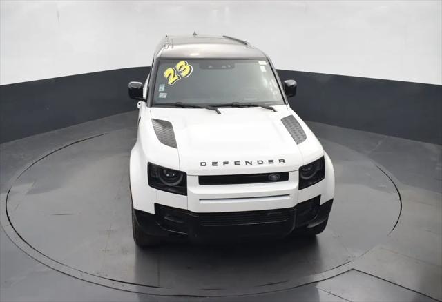 2023 Land Rover Defender 130 X-Dynamic SE