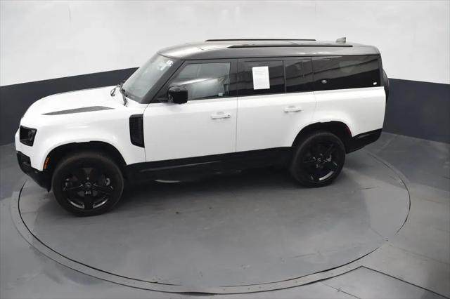 2023 Land Rover Defender 130 X-Dynamic SE
