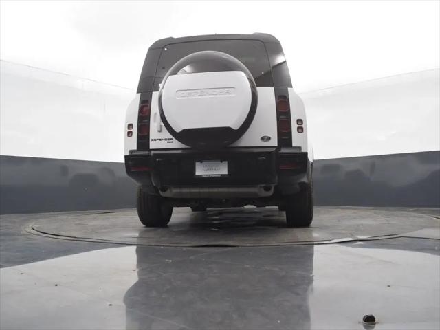 2023 Land Rover Defender 130 X-Dynamic SE