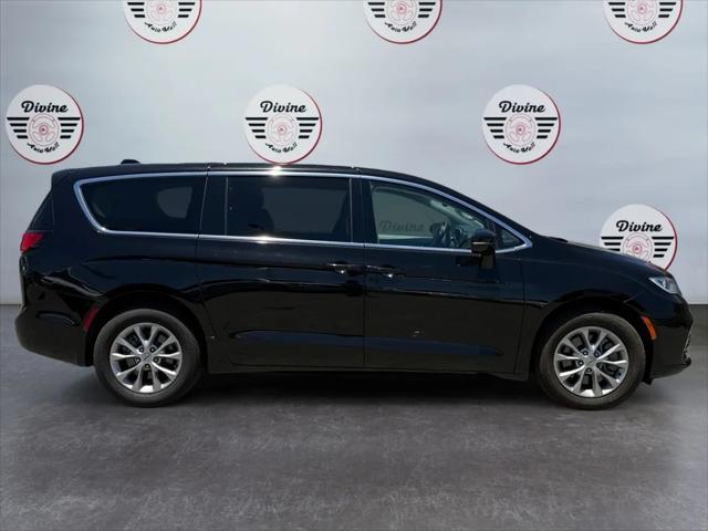 2024 Chrysler Pacifica Touring L AWD