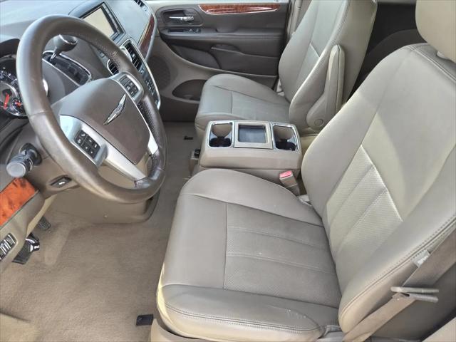 2013 Chrysler Town & Country Touring-L