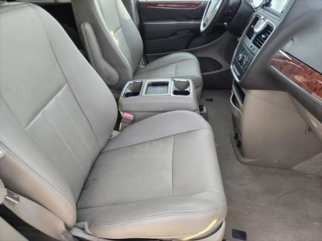 2013 Chrysler Town & Country Touring-L