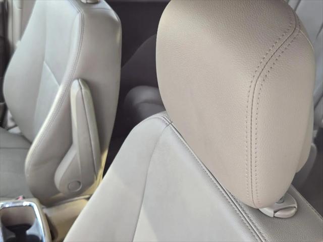 2013 Chrysler Town & Country Touring-L