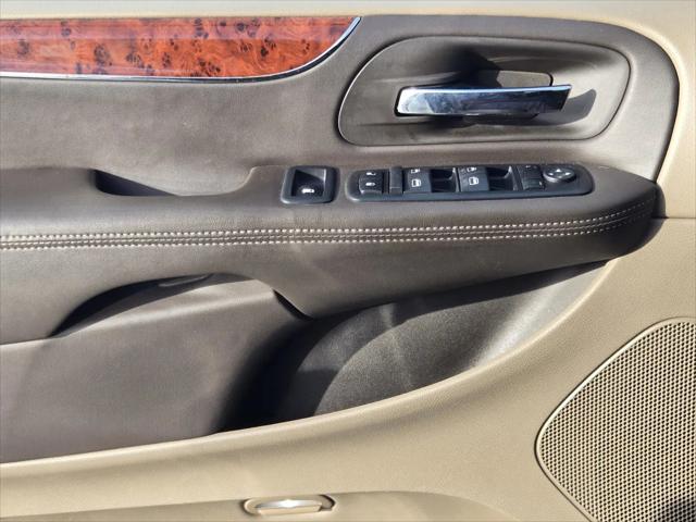 2013 Chrysler Town & Country Touring-L