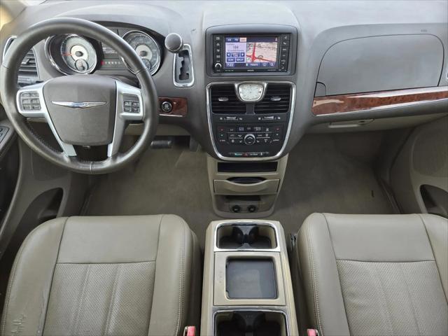 2013 Chrysler Town & Country Touring-L