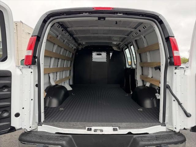 2024 GMC Savana Cargo RWD 2500 Regular Wheelbase Work Van