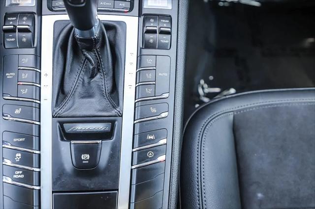 2020 Porsche Macan Macan