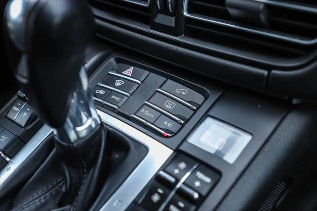 2020 Porsche Macan Macan