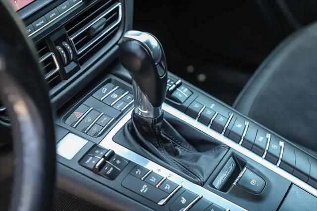 2020 Porsche Macan Macan