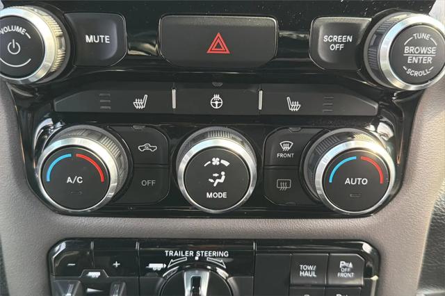 2021 Ram 1500 Big Horn Crew Cab 4x4 5'7" Box