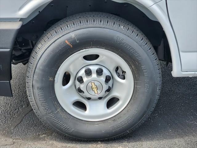 2026 Chevrolet Express Passenger 3500 Extended Wheelbase, LS, RWD