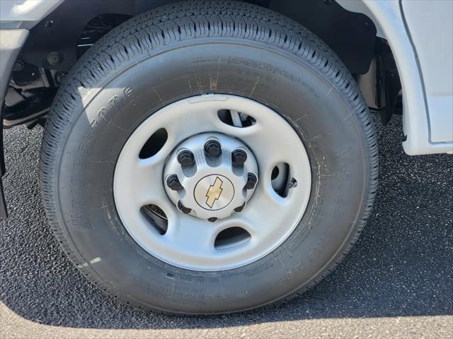 2026 Chevrolet Express Passenger 3500 Extended Wheelbase, LS, RWD