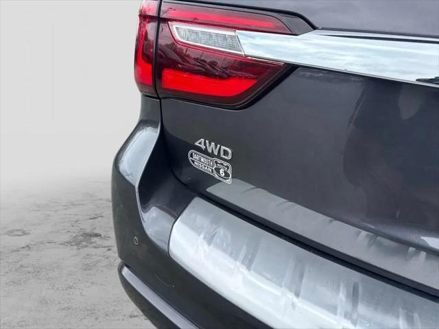 2022 INFINITI QX80 LUXE AWD