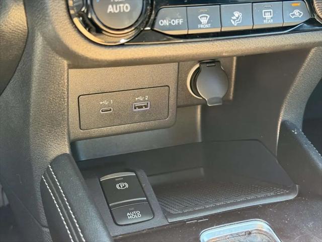 2024 Nissan Kicks SR Xtronic CVT