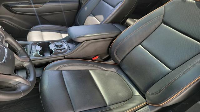 2022 GMC Acadia AWD AT4