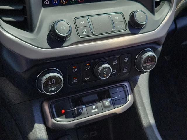 2022 GMC Acadia AWD AT4