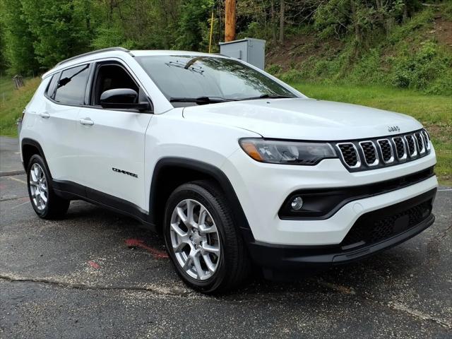 2024 Jeep Compass Latitude Lux FWD