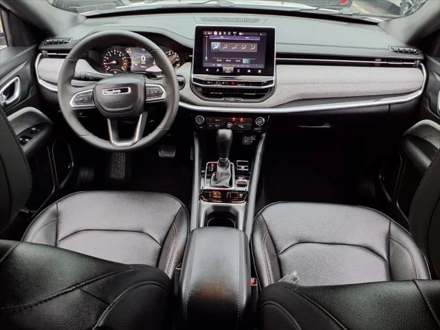 2024 Jeep Compass Latitude Lux FWD