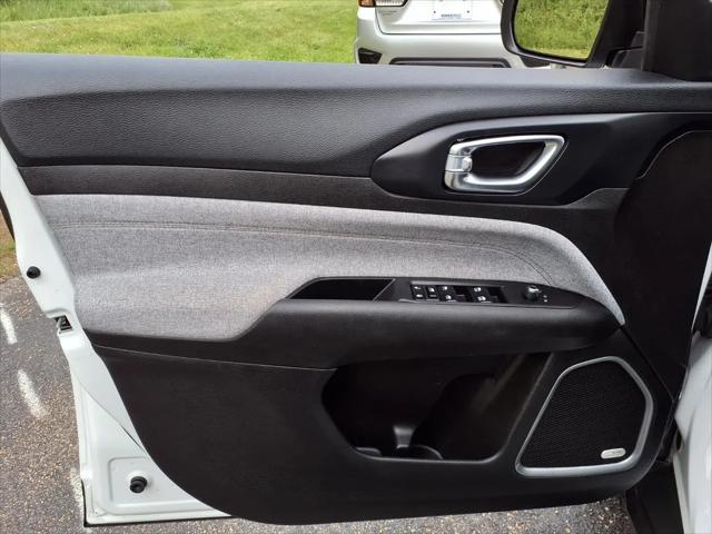 2024 Jeep Compass Latitude Lux FWD