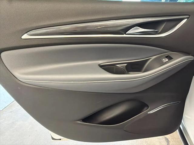 2023 Buick Enclave Essence AWD