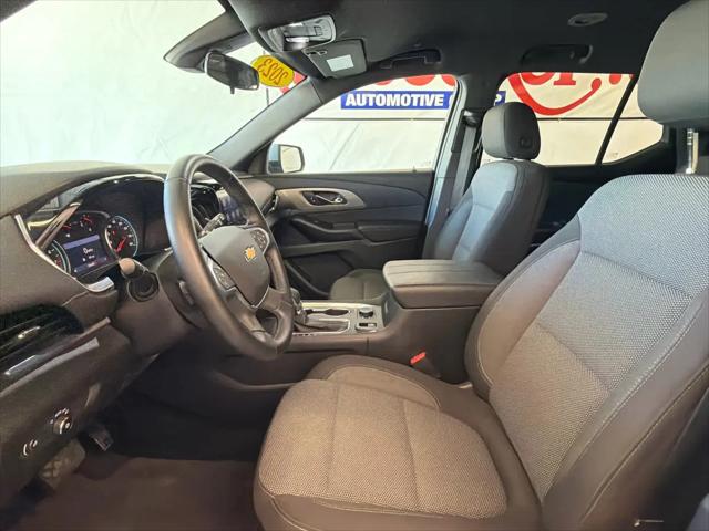 2023 Chevrolet Traverse AWD LT Cloth