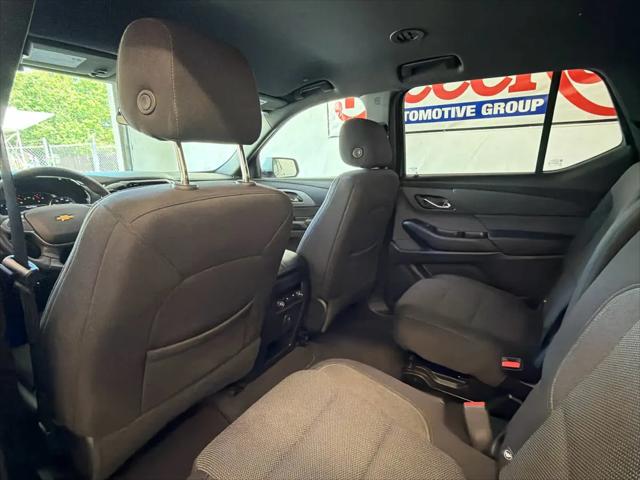 2023 Chevrolet Traverse AWD LT Cloth