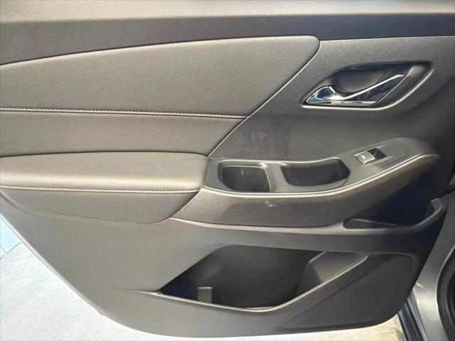 2023 Chevrolet Traverse AWD LT Cloth