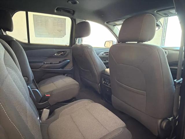 2023 Chevrolet Traverse AWD LT Cloth