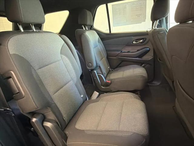 2023 Chevrolet Traverse AWD LT Cloth