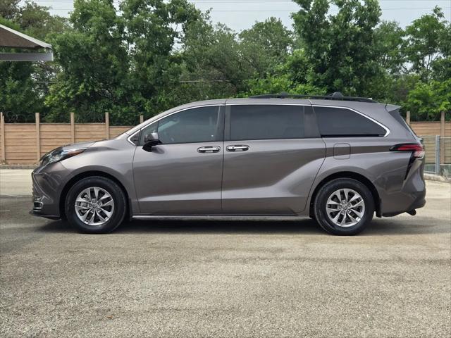 2022 Toyota Sienna XLE