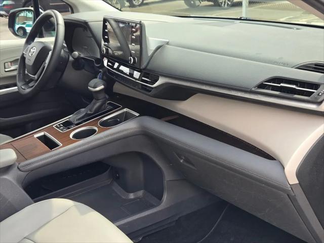 2022 Toyota Sienna XLE