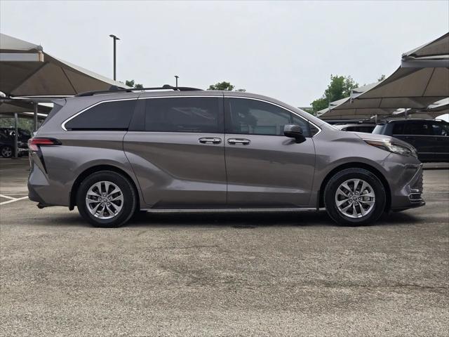 2022 Toyota Sienna XLE