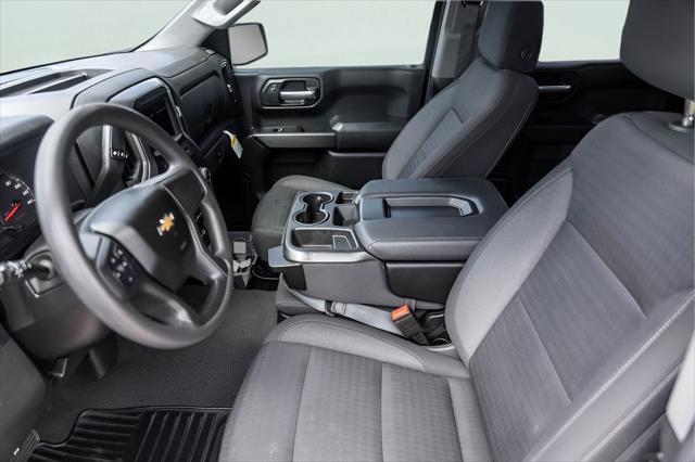 2023 Chevrolet Silverado 1500 2WD Crew Cab Short Bed Custom