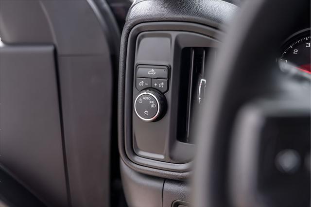 2023 Chevrolet Silverado 1500 2WD Crew Cab Short Bed Custom