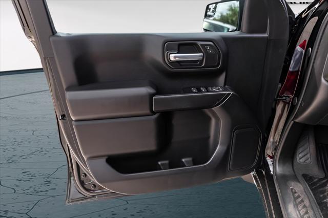 2023 Chevrolet Silverado 1500 2WD Crew Cab Short Bed Custom