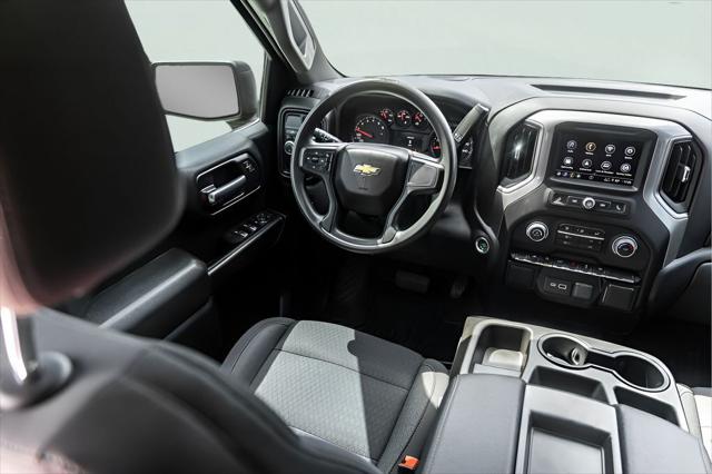 2023 Chevrolet Silverado 1500 2WD Crew Cab Short Bed Custom