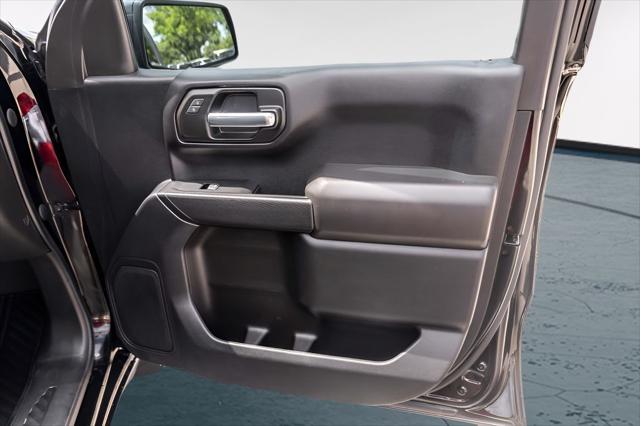 2023 Chevrolet Silverado 1500 2WD Crew Cab Short Bed Custom