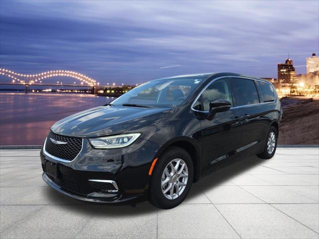 2023 Chrysler Pacifica Touring L for sale in Memphis, TN
