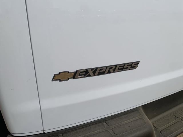 2026 Chevrolet Express Cargo Van 2500 Regular Wheelbase, WT, RWD